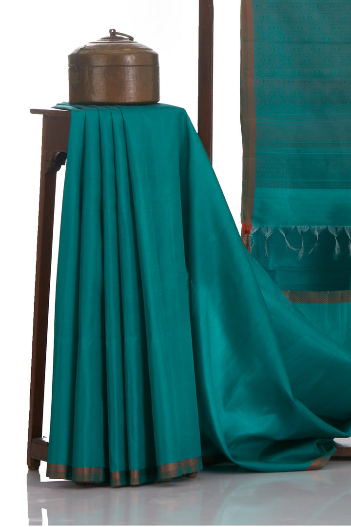 Sarong Pallu Jade